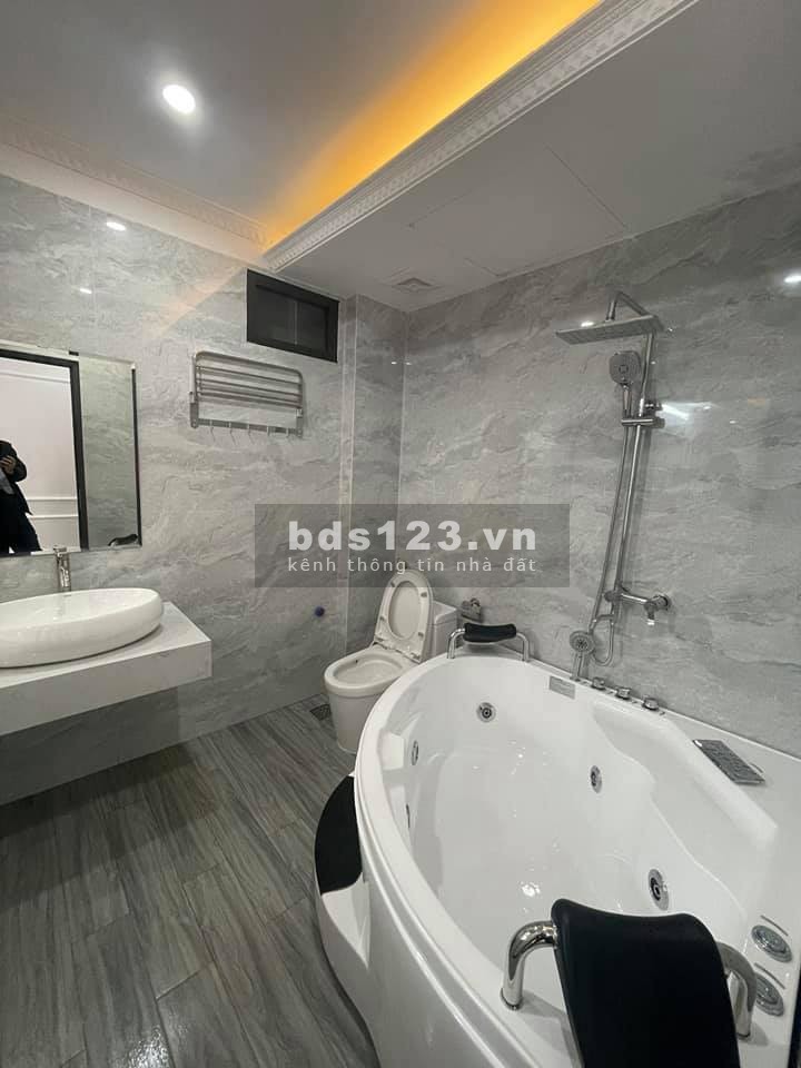 Cần bán nhà nguyên căn Nguyễn Ngọc Nại, ô tô đỗ cửa, khu an ninh, dân tri cao, tiện ích đủ