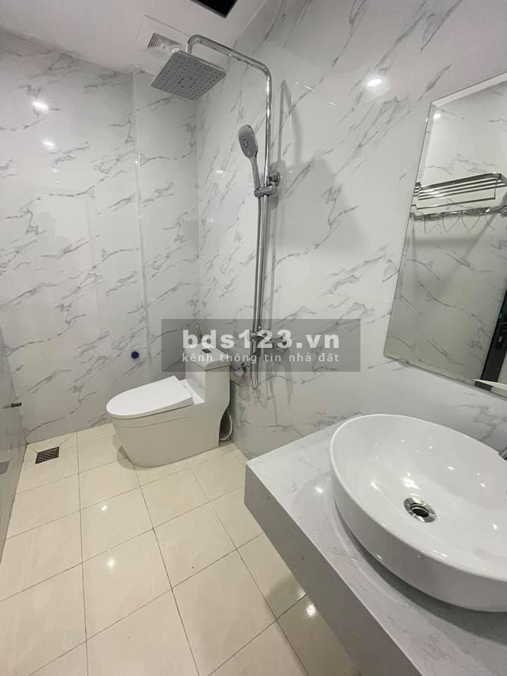 Cần bán nhà nguyên căn Nguyễn Ngọc Nại, ô tô đỗ cửa, khu an ninh, dân tri cao, tiện ích đủ