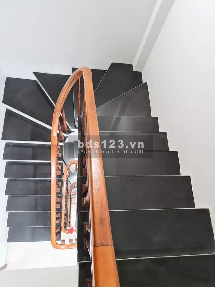 Nhà nguyên căn đẹp Phương Canh gần Trịnh Văn Bô đi Mỹ Đình 3km dt 35m2, 4 tầng giá 1.99 tỷ