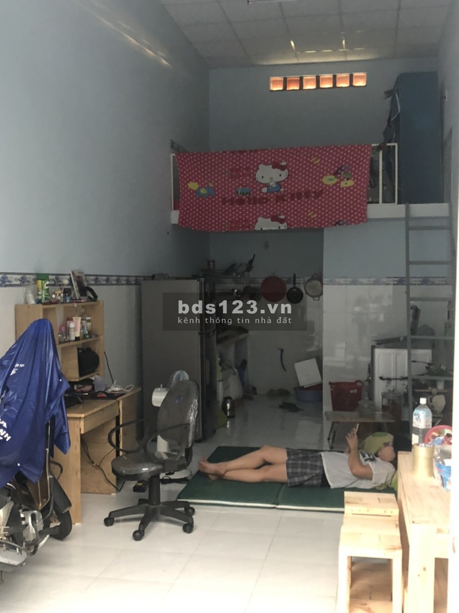 Bán gấp 300m2 + 2 căn hộ mini và 8 phòng trọ đang thuê kín,TN ổn định 20tr/tháng.