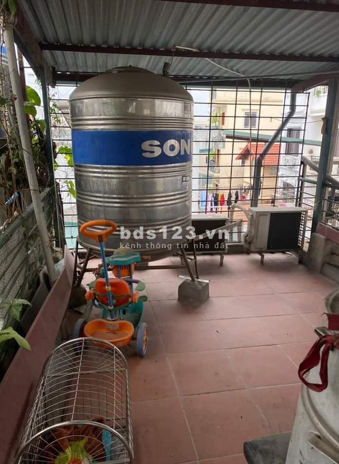 Bán nhanh nhà nguyên căn Âu Cơ, gần hồ, view đẹp, đường thoáng, nhỉnh 4 tỷ 5 tầng