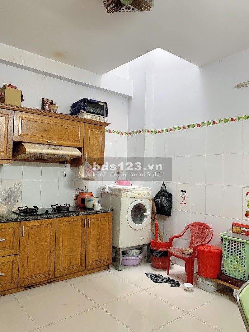 Bán nhà Đường Điện Biên Phủ, Bình Thạnh, Giá Rẻ, dtsd 70m2, 2 Lầu, 2 PN, hẻm xe hơi