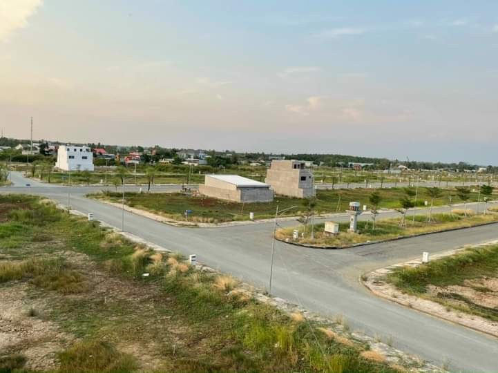 Đất nền ngay thành phố Cà Mau, liên hệ Bích Dân 0972115947 hỗ trợ vay ngân hàng