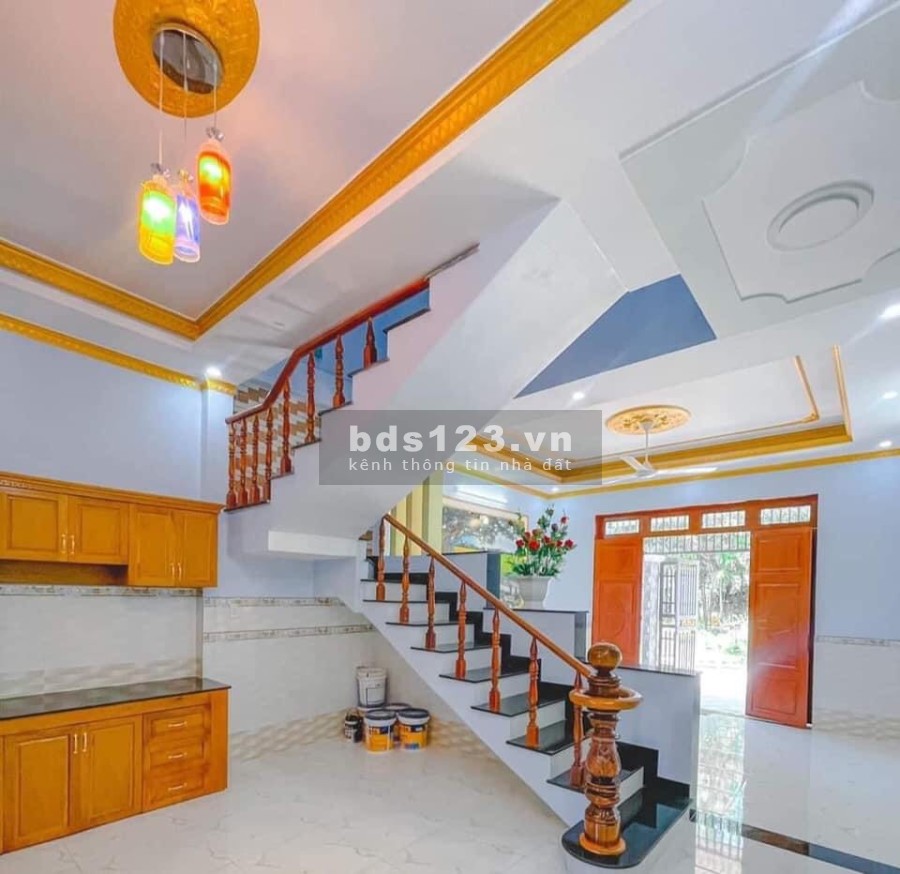 Bán nhà mặt tiền ngay trung tâm thành phố Thuận An sổ hồng riêng, giá yêu thương, lhcc