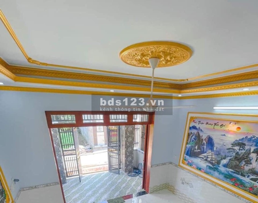 Bán nhà mặt tiền ngay trung tâm thành phố Thuận An sổ hồng riêng, giá yêu thương, lhcc