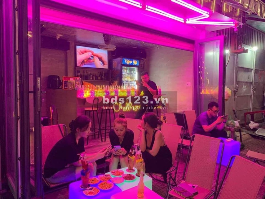 Cho thuê nhà mặt tiền đẹp lê hồng phong p 4 q 5. Diện tích: Ngang 5.5m x sâu 3m, 1 trệt, 1 lầu.