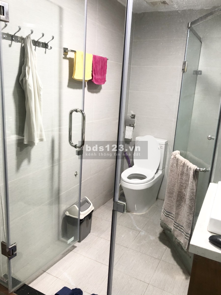 Chuyển lên phố bán rẻ nhà Thanh Lân, Hoàng Mai, cách oto 10m, 33m2 x 4.5 tầng, hơn 2tỷ.