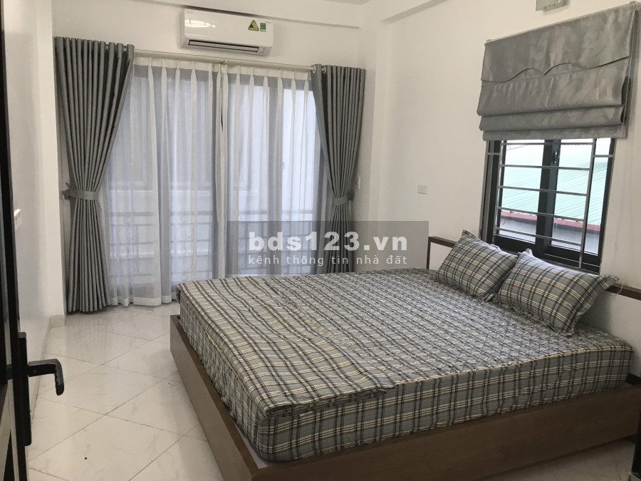 Chuyển lên phố bán rẻ nhà Thanh Lân, Hoàng Mai, cách oto 10m, 33m2 x 4.5 tầng, hơn 2tỷ.