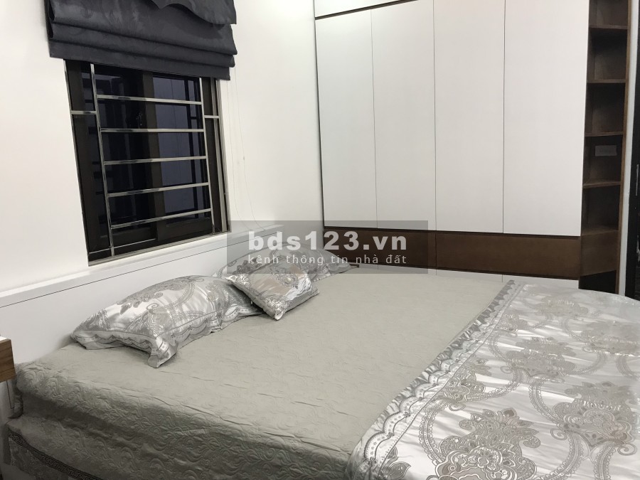 Chuyển lên phố bán rẻ nhà Thanh Lân, Hoàng Mai, cách oto 10m, 33m2 x 4.5 tầng, hơn 2tỷ.