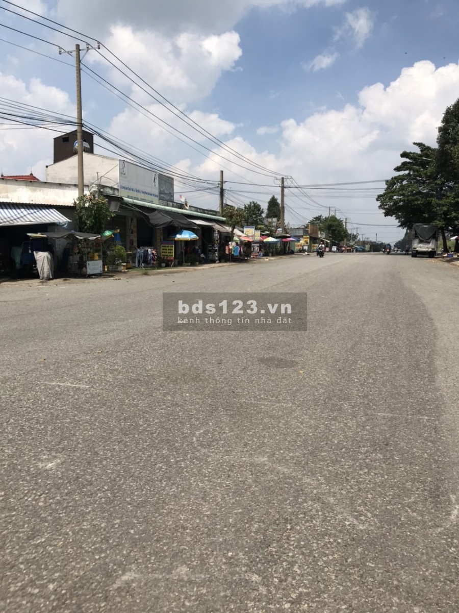 Bán đất 341m2(7x49 ) đối diện khu công nghiệp mặt tiền đương nhựa lớn kinh doanh
