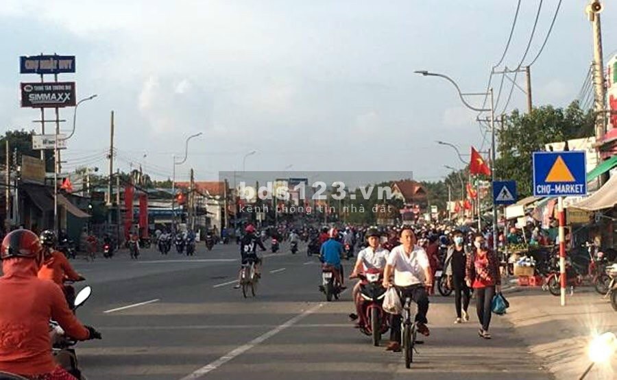 Bán đất mặt tiền DT41 đối diện chợ sát bên Điện máy Simmax, khu dân cư hiện hữu, dân trí cao