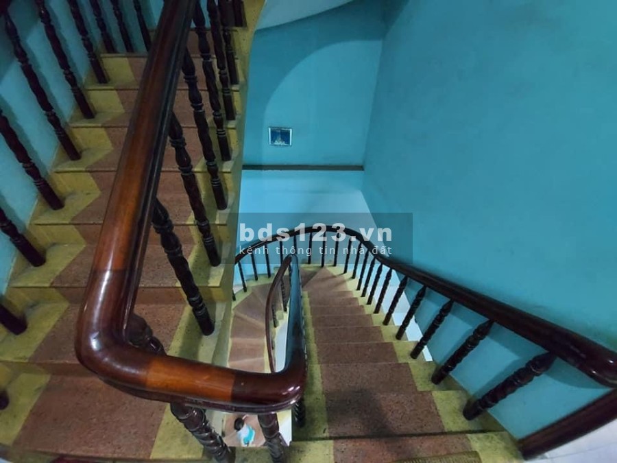 Bán nhà nguyên căn mặt tiền đường Ba Đinh, view đại lộ Đông Tây, nội thất có sẵn đầy đủ