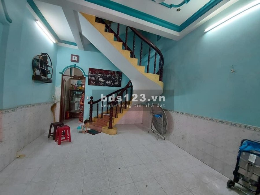 Bán nhà nguyên căn mặt tiền đường Ba Đinh, view đại lộ Đông Tây, nội thất có sẵn đầy đủ