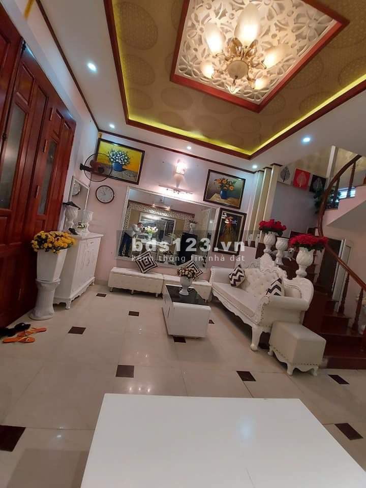 Bán gấp nhà Hồ Tùng Mậu Cầu Giấy, dtsd 35m2 5 tầng giá 3,4 tỷ, ngõ rộng, 20m ra ô tô