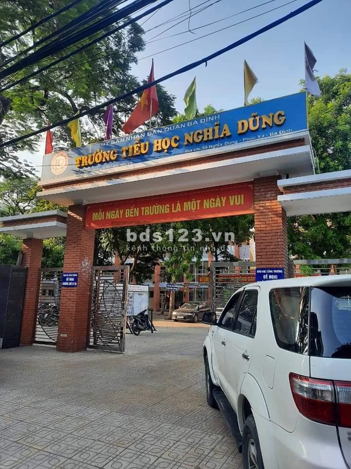 Bán nhà mặt phố Nghĩa Dũng diện tích sử dụng 4 tầng mặt tiền 1.7m, giá bán 3.75 tỷ tiện ích vô vàn