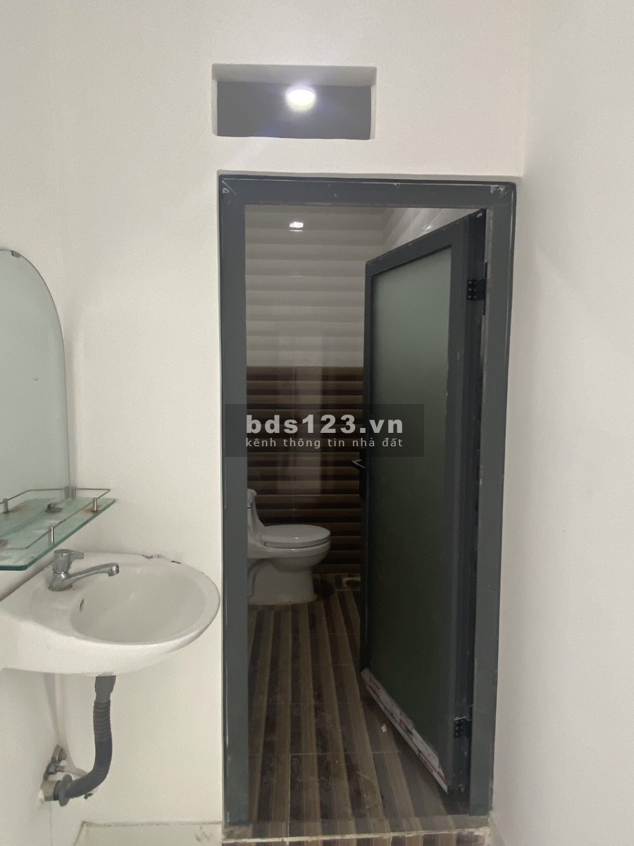 Bán gấp nhà nguyên căn gần cầu Thìn Bình Chánh, khu dân cư hiện hữu, diện tích 80m2