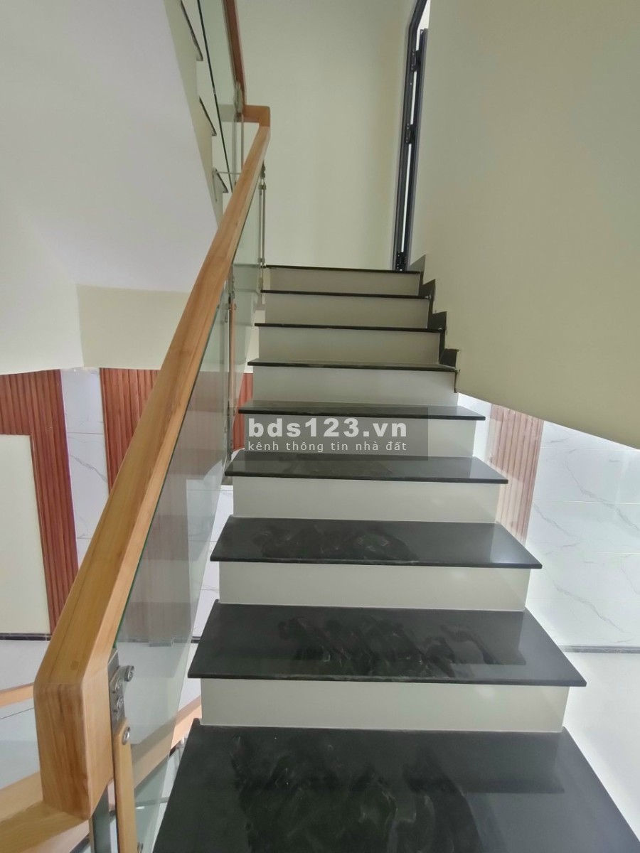 Sở hữu ngay nhà phố thương mại KĐT South Wave, 1 trệt 2 lầu MT đường Lê Văn Lương, Nhà Bè