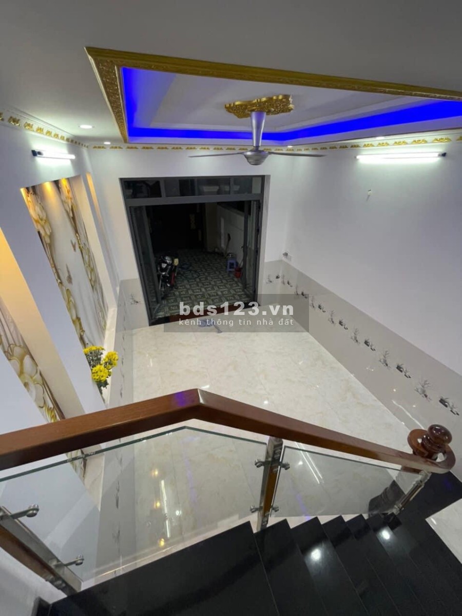 Bán nhà mặt tiền trung tâm thành phố Dĩ An Bình Dương sổ hồng riêng chính chủ, giá đầu tư