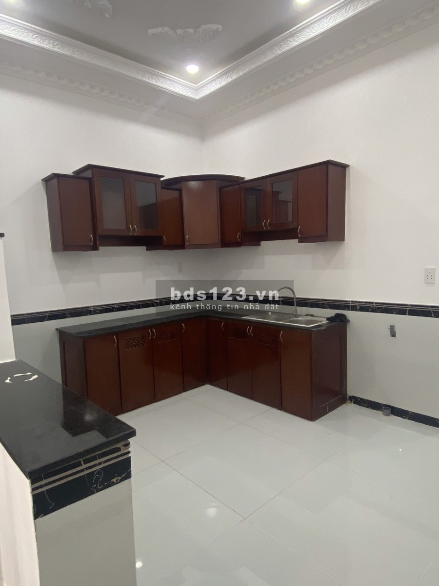 Bán gấp nhà nguyên căn gần cầu Thìn Bình Chánh, khu dân cư hiện hữu, diện tích 80m2