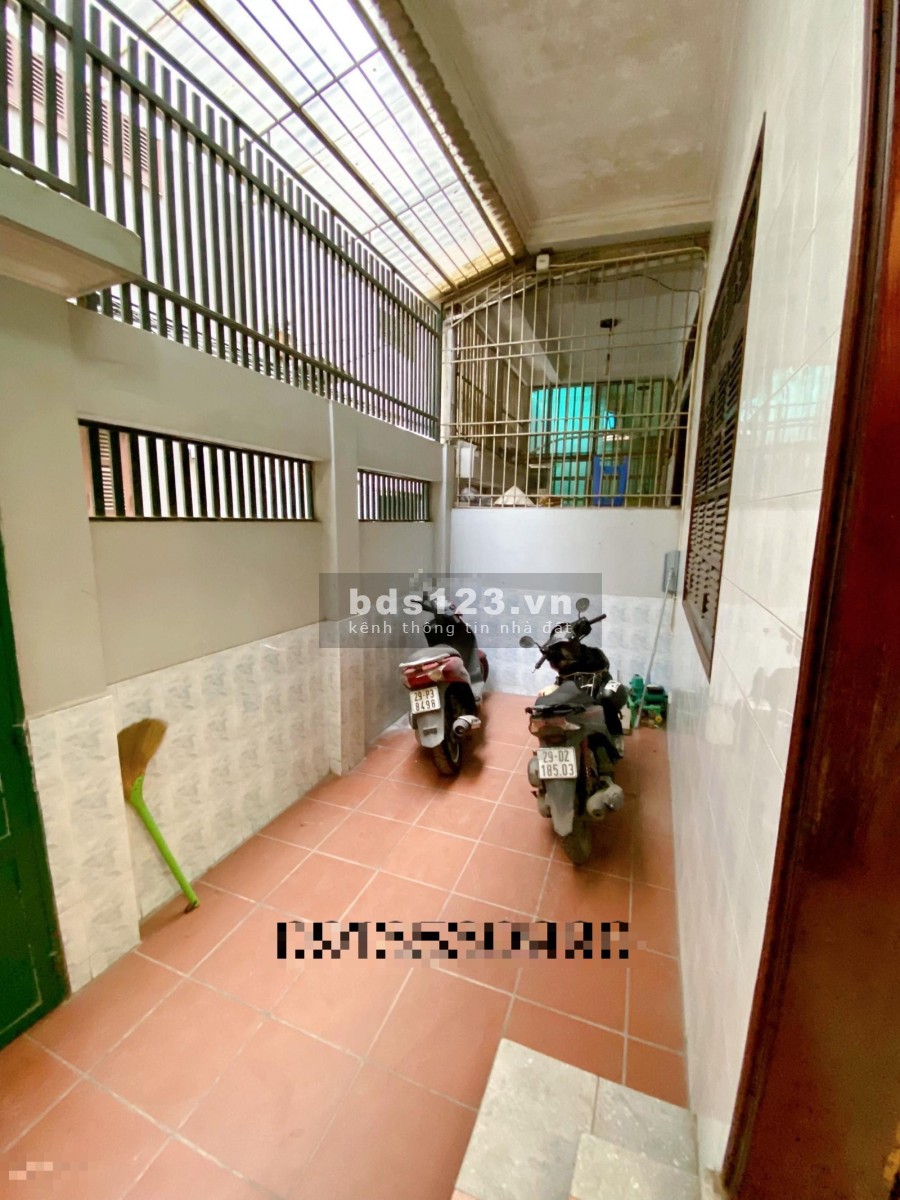 Cho Thuê Nhà 126 Hoàng Quốc Việt, diện tích 61m2 đúc 4 tầng, tiện ở và làm văn phòng