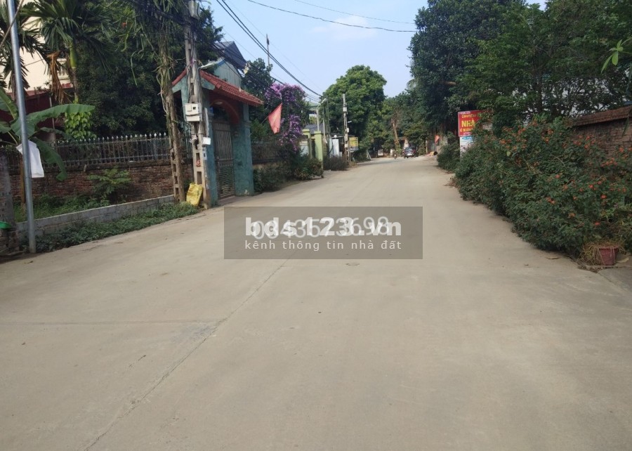 Cần bán 85m2 lô góc trục nhà máy in tiền Phú Cát, giá bán 1ty5 ô tô tránh tiện ích đầy đủ