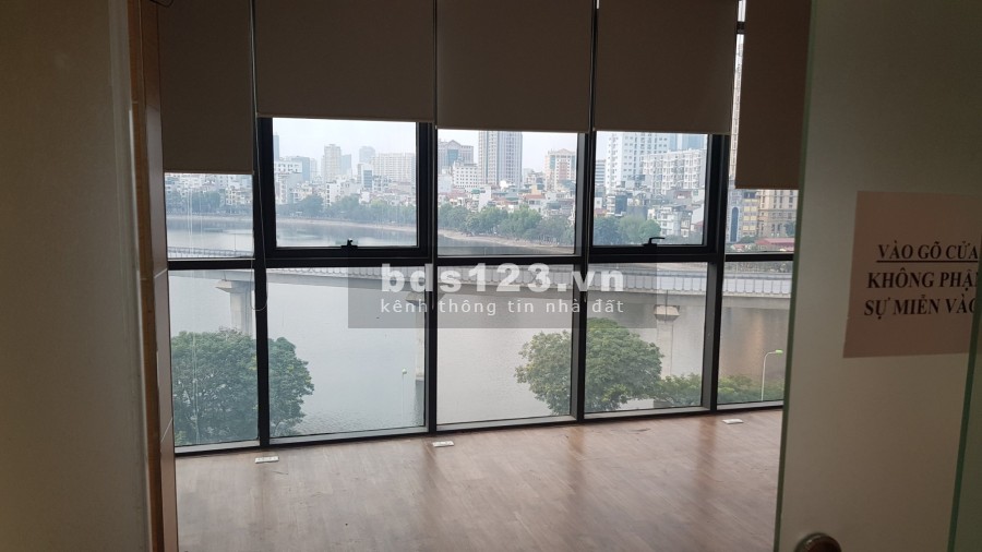 Chính chủ cho thuê văn phòng mặt đường Hoàng Cầu Đống Đa, view hồ, pháp lý chính chủ