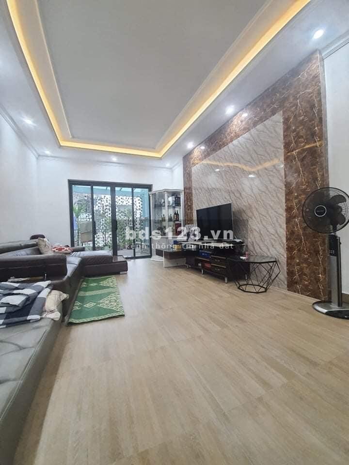 Hai Bà Trưng vòng quanh 5 tỷ nhà mới đón tết tiện ích vô vàn liên hệ chính chủ 0989946548