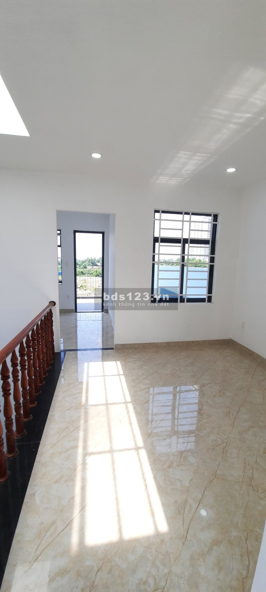 Cho thuê nhà nguyên căn 1 trệt 2 lầu, (5x20m) đường 16m, KDC Thăng Long Home, giá 18 tr/th