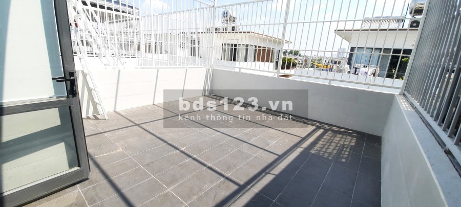 Cho thuê nhà nguyên căn 1 trệt 2 lầu, (5x20m) đường 16m, KDC Thăng Long Home, giá 18 tr/th