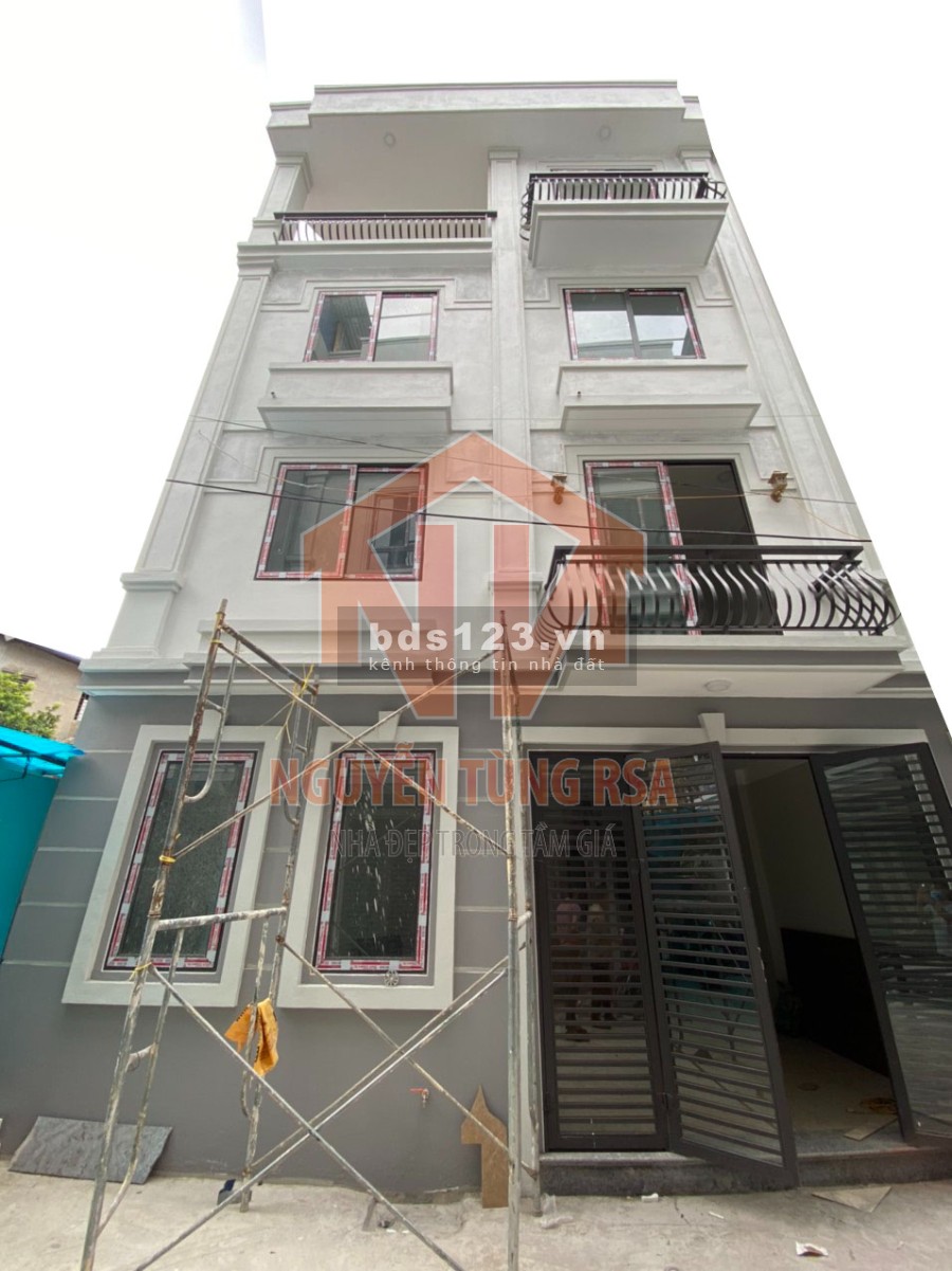 Bán căn nhà mới 4 tầng phía sau VINCOM PLAZA