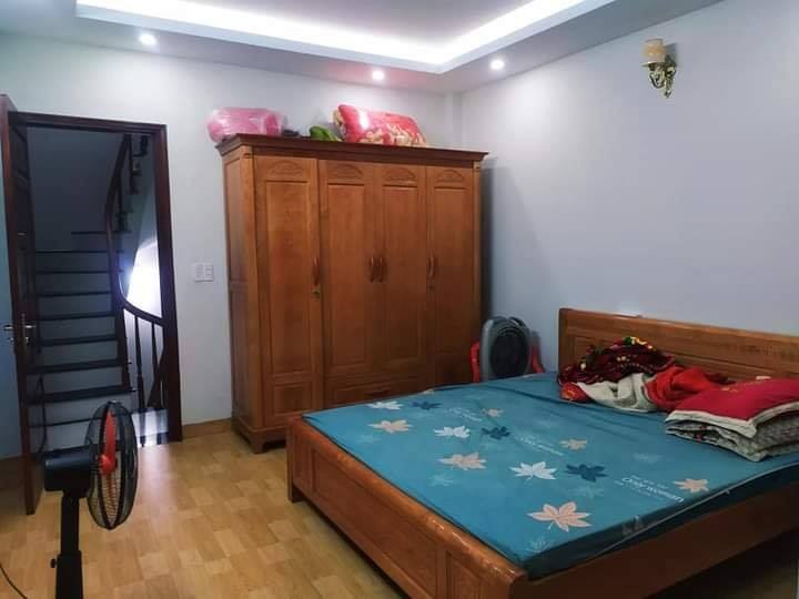 Chính chủ bán gấp nhà dt 65m2, 3 tầng mặt phố Tân Nhuệ kinh doanh về ở ngay, giá tốt