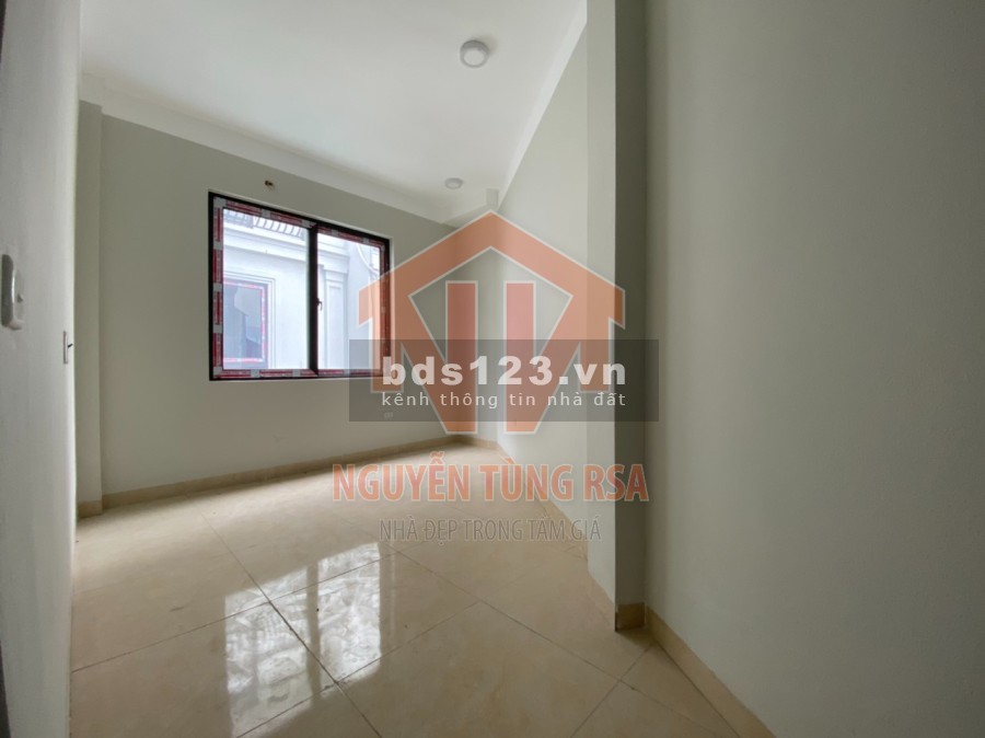 Bán căn nhà mới 4 tầng phía sau VINCOM PLAZA