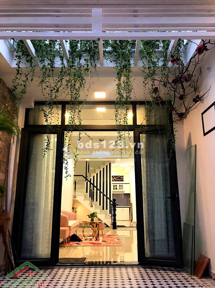 Bán Nhà Đường Nguyễn Tiểu La, Quận 10, Giá Rẻ, 50m2, 5 Phòng Ngủ, Xe Hơi Vào Nhà
