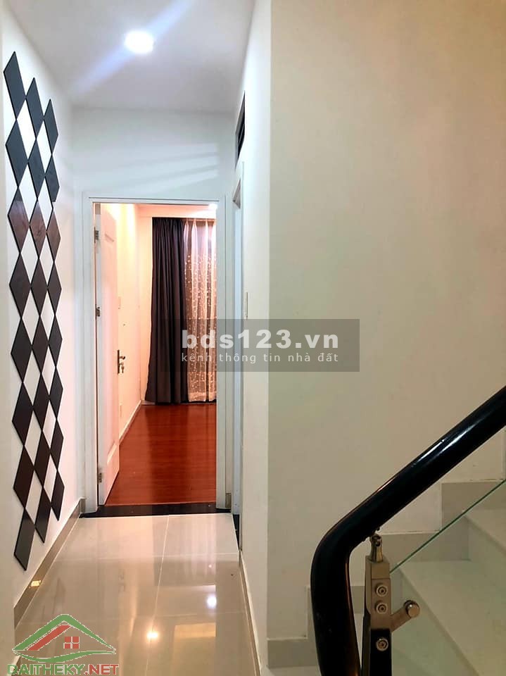 Bán Nhà Đường Nguyễn Tiểu La, Quận 10, Giá Rẻ, 50m2, 5 Phòng Ngủ, Xe Hơi Vào Nhà