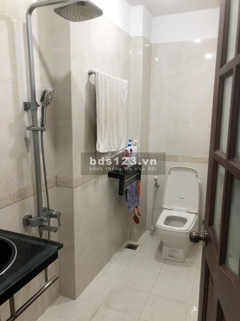 Bán nhà Đường Nguyễn Bặc, Tân Bình, giá rẻ, diện tích sử dụng 68m2, 5 lầu, 5 phòng ngủ