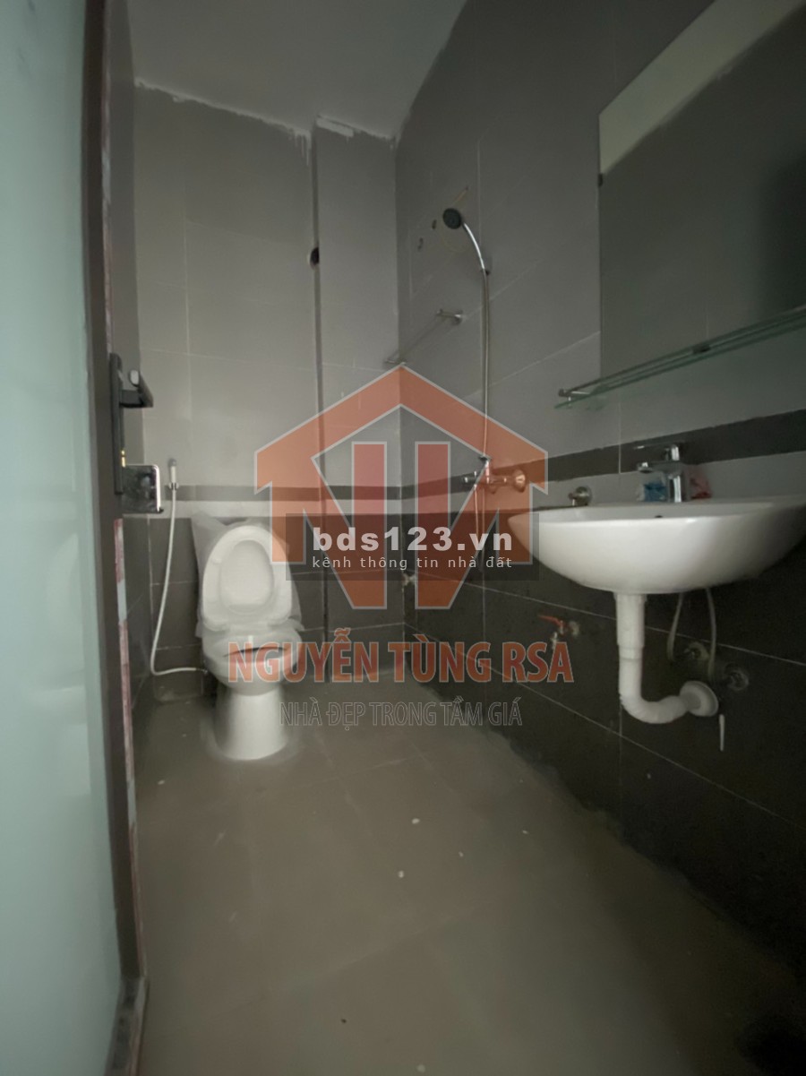 Bán căn nhà mới 4 tầng phía sau VINCOM PLAZA