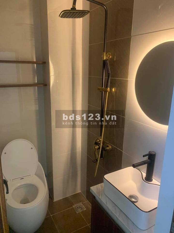 Cần bán nhà nguyên căn Đại La, diện tích sử dụng 30m2, giá bán chỉ 5.15 tỷ đúc 5 tầng