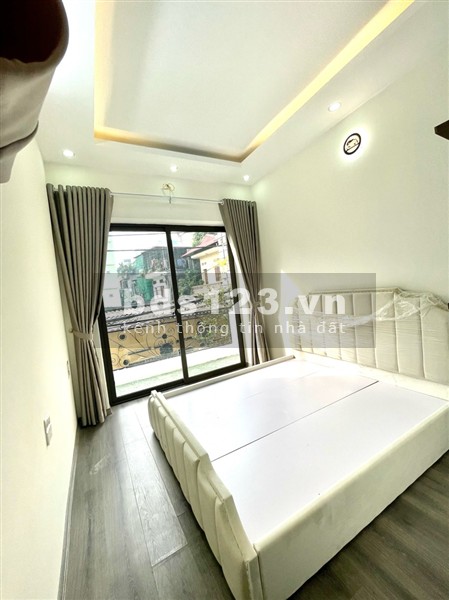 Bán nhà Minh Khai diện tích 55m2 giá 4,4 tỷ siêu thoáng, khu vực kinh doanh sầm uất