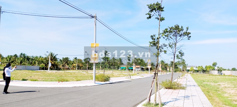 Mua đất nền thổ cư TPTân An cách tuyến tránh QL1A 50m giá chỉ 14.6 triệu /m2
