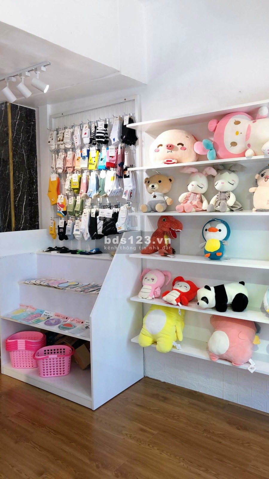 Sang shop phụ kiện hẻm 95 Mậu Thân Xuân Khánh giá cho thuê 5 triệu/tháng, khu sầm uất