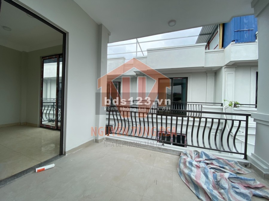 Bán căn nhà mới 4 tầng phía sau VINCOM PLAZA