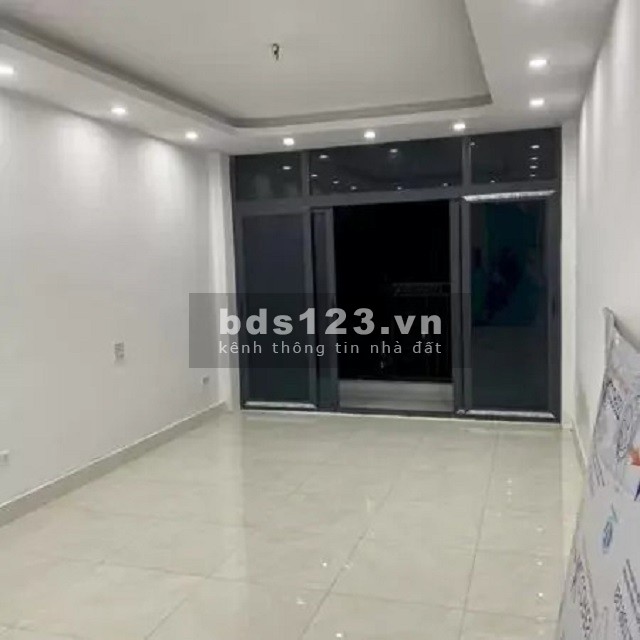 Cho thuê nhà mới diện tích 42m2 7 tầng, thang máy, ngõ 91 Nguyễn Chí Thanh giá 29 triệu/tháng