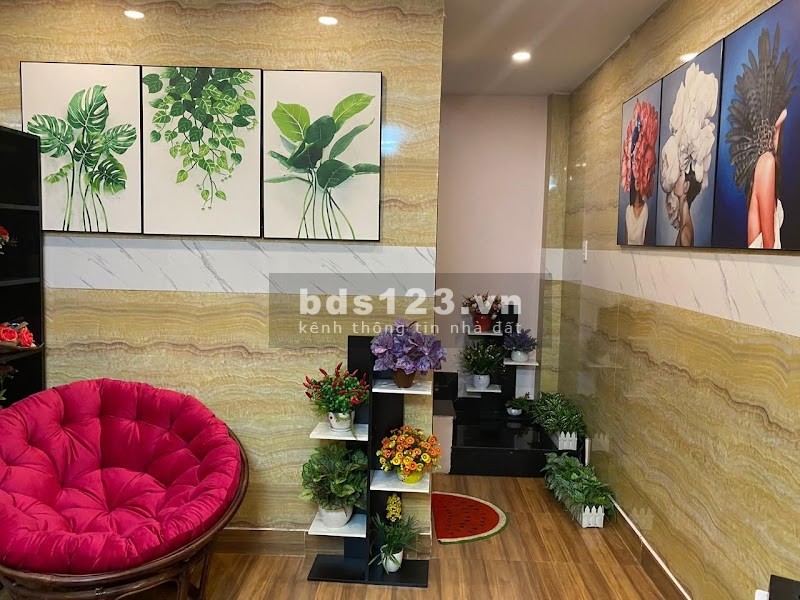 Bán Nhà Hẻm Đường Trần Hưng Đạo, Quận 1, giá rẻ, 32m2, 5 lầu, 2 PN sổ riêng chính chủ
