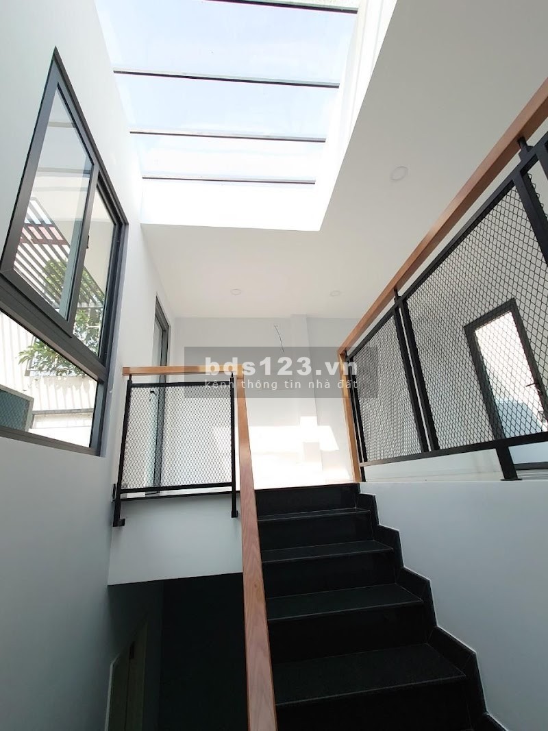 Bán Nhà Đường Hồ Thị Kỷ, Quận 10, Giá Rẻ, 55m2, 5 Lầu, 6 PN, Sát Mặt Tiền