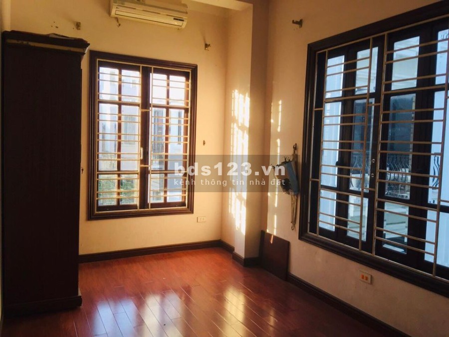 Mình cần bán gấp nhà 2 tầng 56/75m2 tại Ngọc Lâm giá 3 tỷ, sổ đỏ chính chủ cam kết pháp lý