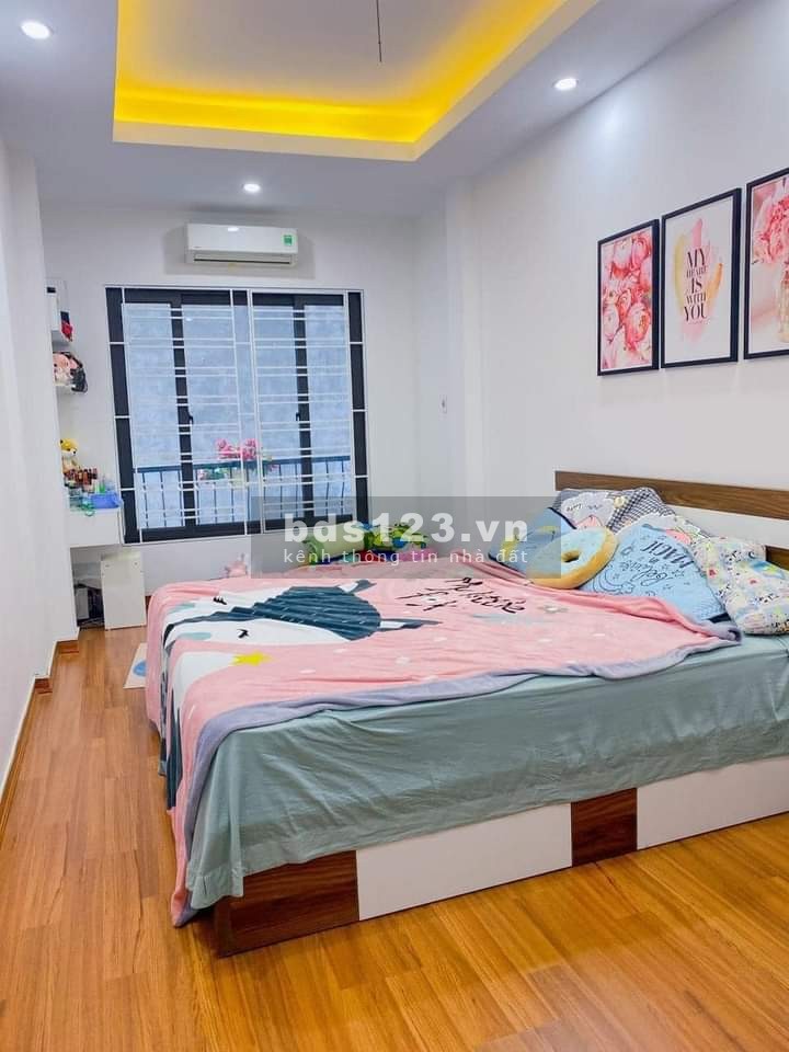 Bán Nhà Minh Khai, diện tích sử dụng 45m2, 4 tầng, giá bán 3.5 tỷ chính chủ làm việc nhanh, sổ sẵn
