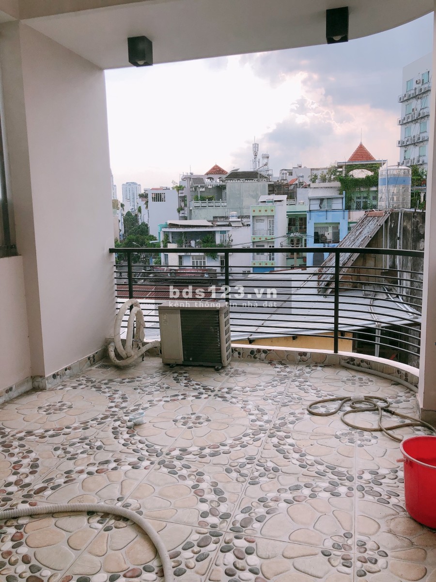 Cần bán gấp nhà mới xây hẻm xe hơi Thành Thái bao nội thất tiện ích xung quanh đủ, giá tốt