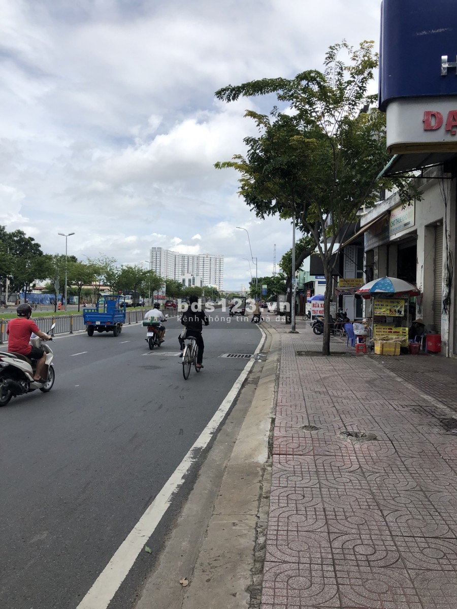 Cho thuê mặt bằng kinh doanh diện tích 700m2 đường Kinh Dương Vương, xe qua lại đông đúc