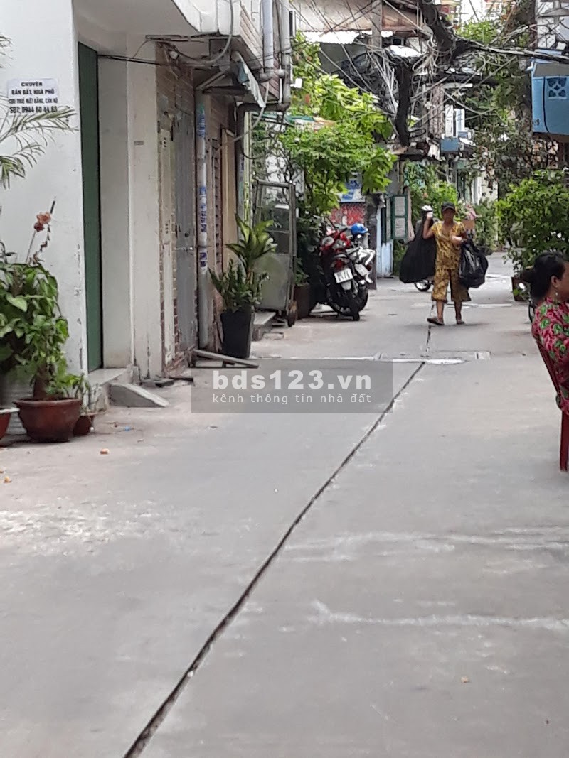 Bán nhà hẻm xe hơi đường Trần Hưng Đạo, Quận 1, giá rẻ dtsd 45m2, 3 lầu đúc kiên cố