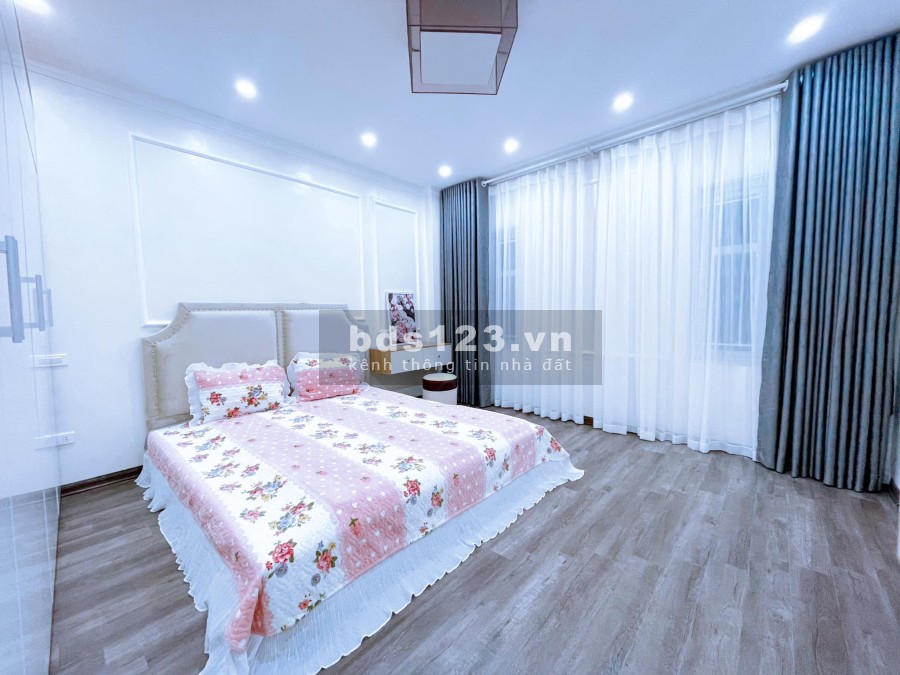 Nhà Quận Hà Đông, mới tinh khôi ô tô đỗ cạnh nhà công viên cách nhà 1 bước chân, gia 4.3 tỷ